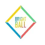 Kolorowy, geometryczny znak z napisem Bright Ball otoczony rombem w czterech kolorach: żółtym, zielonym, niebieskim i czerwonym