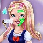 Postać z długimi blond włosami i różowymi pasemkami, ubrana w strój z czerwonym kokardą, z zieloną maseczką na twarzy i urządzeniem do pielęgnacji skóry w dłoni