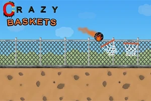 Czarna piłka z płomieniem lecąca w kierunku kosza, na tle metalowego ogrodzenia i niebieskiego nieba; napis CRAZY BASKETS w lewym górnym rogu