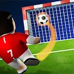 Postać w czerwonej koszulce i białych spodenkach kopie piłkę nożną w kierunku bramki na tle zielonego boiska