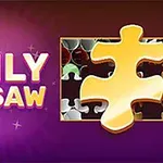 Duży, złoty element puzzli obok napisu DAILY JIGSAW na fioletowym tle z gwiazdkami