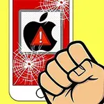 Pięść zaciśnięta przed telefonem z pękniętym ekranem, na którym widoczne jest logo z czerwonym znakiem ostrzegawczym
