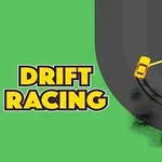 Żółty samochód driftujący na zakręcie toru wyścigowego z zielonym tłem, obok napis DRIFT RACING