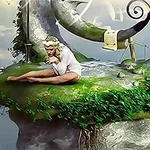 Kobieta o blond włosach siedzi na porośniętej zielenią latającej wyspie z dużą, zakrzywioną konstrukcją wokół
