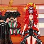 Kobieta z pomalowaną twarzą w stylu Dia de los Muertos, ubrana w ozdobną suknię, stoi obok wieszaków z trzema kolorowymi sukienkami