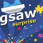 Kolorowe puzzle wybuchające na niebieskim tle z napisem Jigsaw Surprise