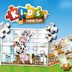 Puzzle dla dzieci z motywem krowy na farmie, otoczone rozrzuconymi kawałkami puzzli o niebieskim tle