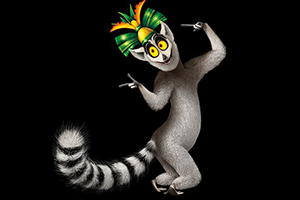 Lemur o dużych oczach i kolorowym pióropuszu pokazujący figlarną pozę na czarnym tle
