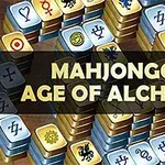 Stosy płytek z symbolami alchemicznymi i dużym napisem „MAHJONGG: AGE OF ALCHEMY” na środku