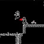 Postać pixel art skacząca nad platformą walczy z przeciwnikami w ciemnym otoczeniu z księżycem w tle