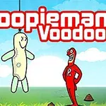 Postać w czerwonym kostiumie stojąca na trawie, naprzeciwko wiszącej lalki voodoo na tle nieba