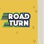 Żółte tło z logo „Road Turn” po lewej i kolorowymi samochodami na zakręcie drogi po prawej
