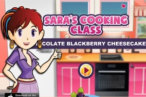 Kobieta z czerwonymi włosami w kuchni, ubrana w fioletową bluzkę, trzyma kciuk w górę obok napisu Saras Cooking Class