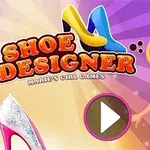Dziewczynka w niebieskiej sukience z kwiatkiem we włosach obok kolorowych butów na obcasie z napisem Shoe Designer