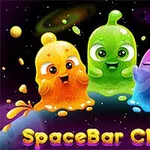 Trzy kolorowe, uśmiechnięte postacie przypominające żelki na tle kosmosu, z napisem SpaceBar Clicker na dole