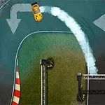 Żółty samochód driftingowy w ostrym zakręcie na torze, z białą smugą dymu za sobą