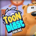 Ilustracja przedstawia zaskoczonego niedźwiedzia z szeroko otwartymi oczami, obok którego znajduje się kolorowe logo z napisem Toon Blast Online