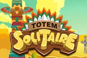 Kolorowy totem z ptasim motywem w tle tekstu Totem Solitaire na tle pustynnego krajobrazu